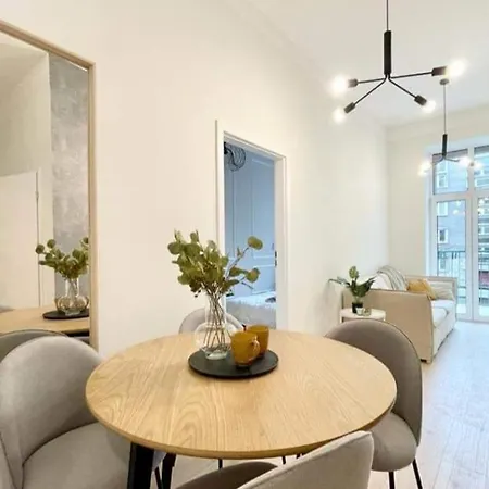 דירה Modern 2 Flat