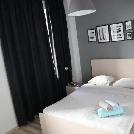 דירה Modern 2 Flat *